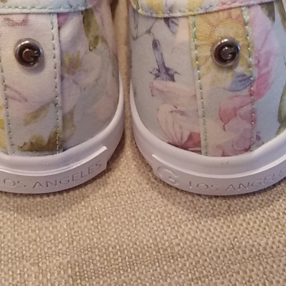 GBG Los Angeles White/Floral Ladies ATHL Sneaker - Picture 4 of 6